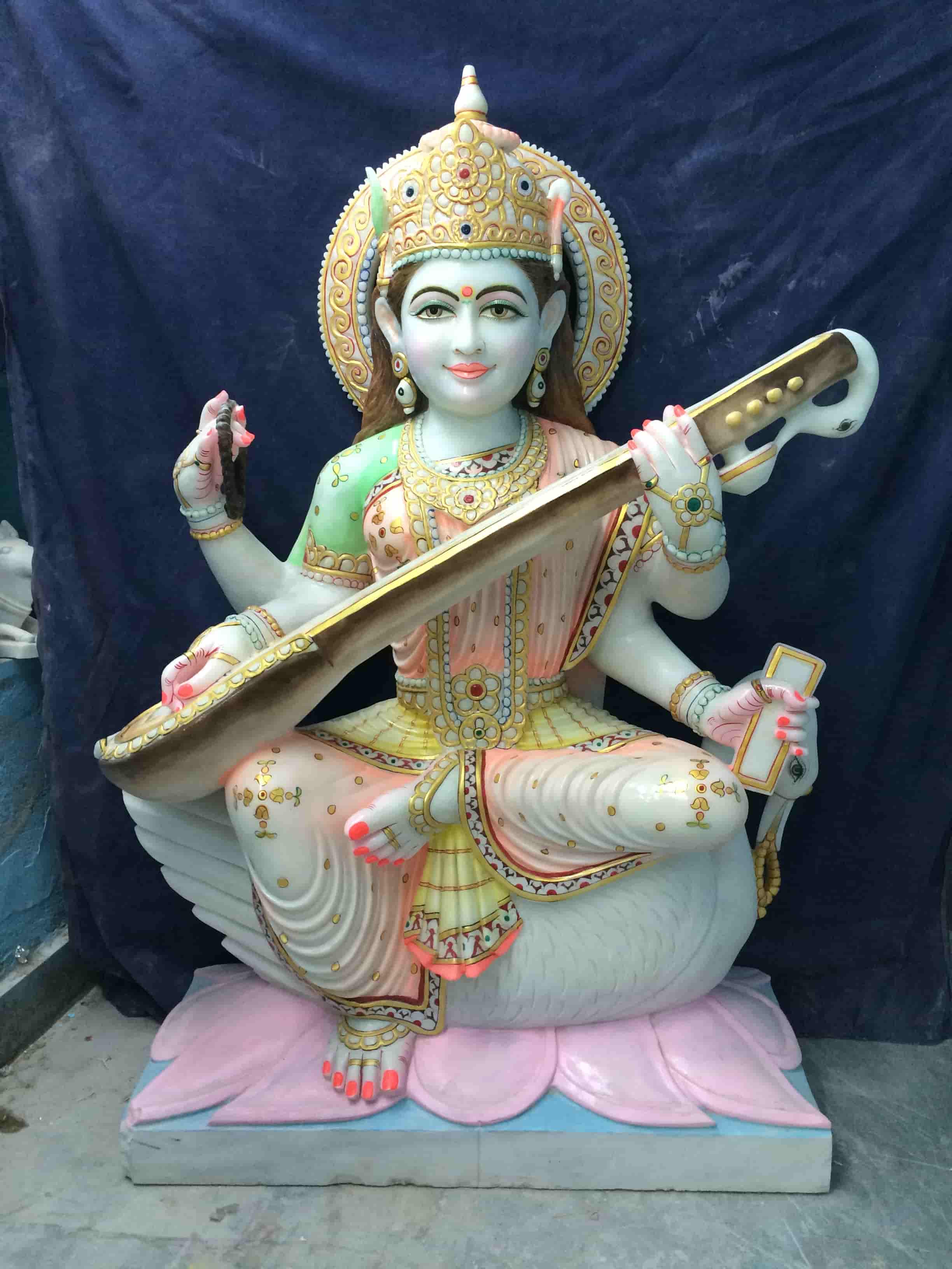 Saraswati Maa Statue